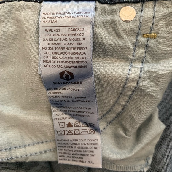 Levi Strauss signature, mid rise, skinny jean in plus size 24 short (petite) - Picture 6 of 7